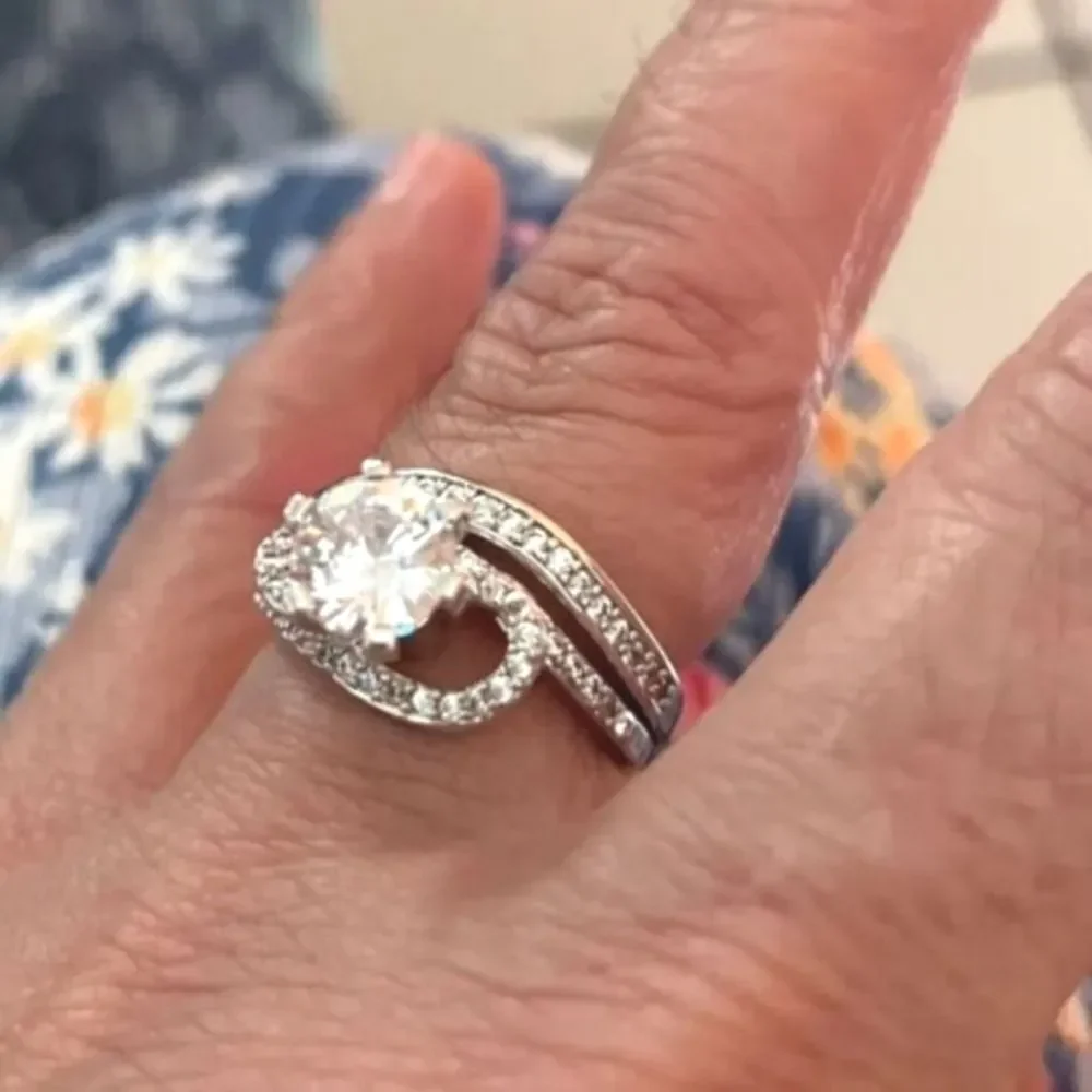Women's Luxury Style Large 6-Prong Simulated diamond Eternity wedding ring sz 9